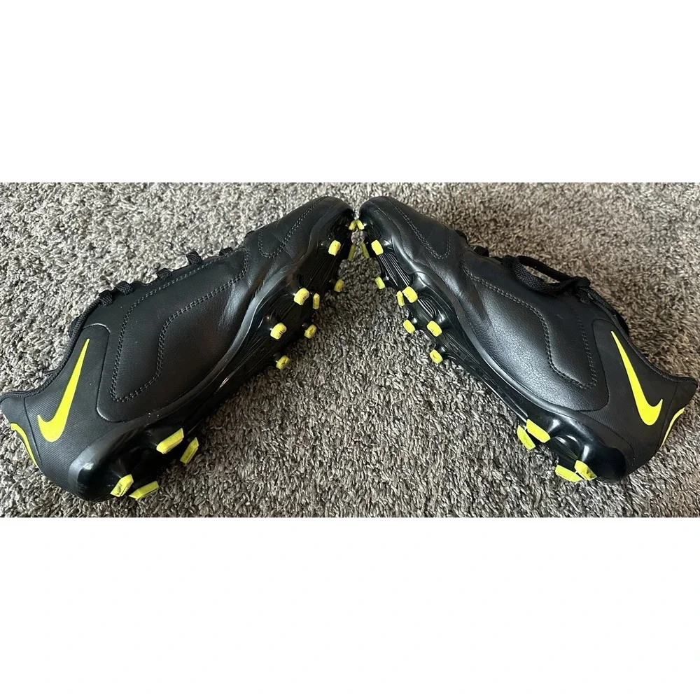 Nike Boys Tiempo - Size 5 Y Black - Soccer Cleats Shoes